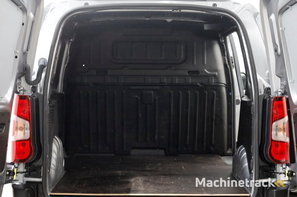 Opel Combo 1.5D 102pk L1H1 Edition Airco/Navi/Trekhaak 02-2022