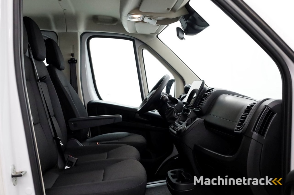 Peugeot Boxer 2.2 BlueHDi 140pk D.C. Open Laadbak Trekhaak 3000kg BPM-Vrij 11-2024