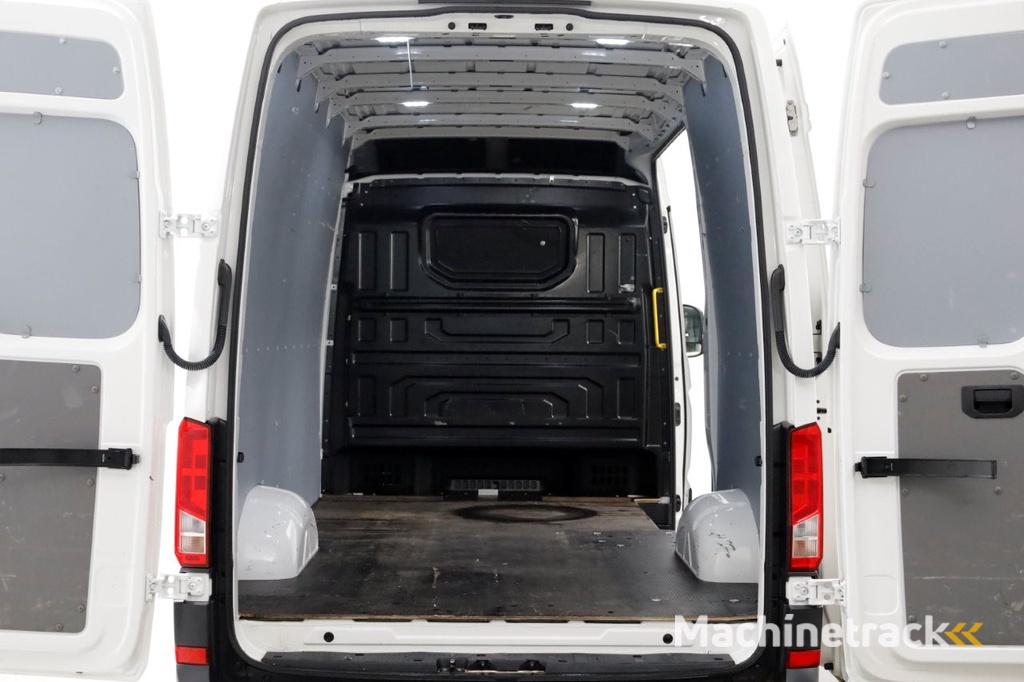 Volkswagen Crafter 35 2.0 TDI 177pk RWD L3H3 (L2H2) Airco/Navi/Camera Trekhaak 3500kg 09-2021