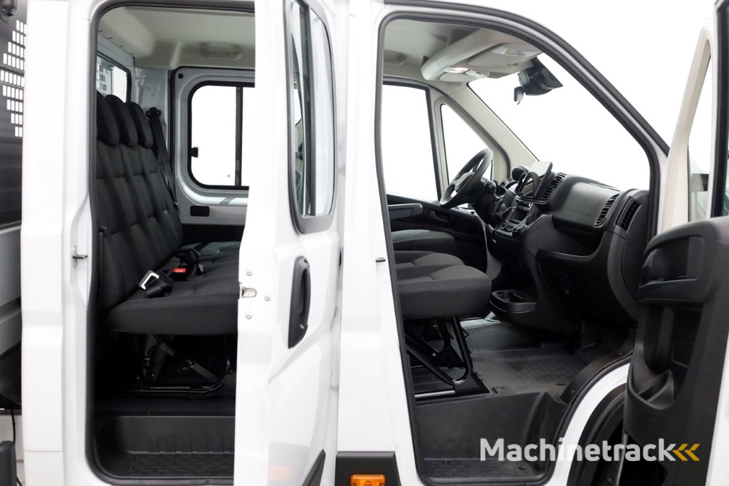 Peugeot Boxer 2.2 BlueHDi 140pk D.C. Open Laadbak Trekhaak 3000kg BPM-Vrij 11-2024