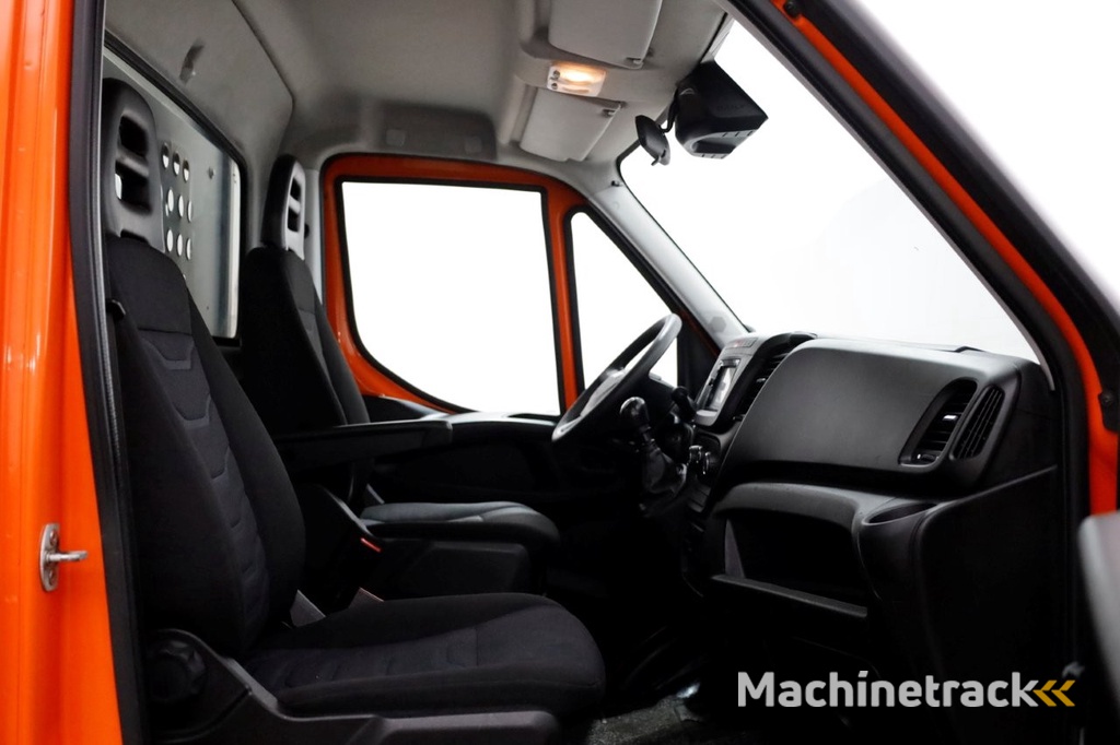 Iveco Daily 35C14 136pk Open Laadbak met laadklep en trekhaak 3500kg 10-2019
