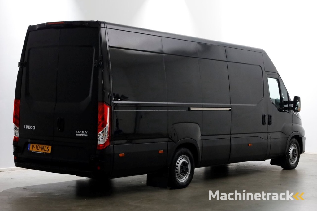 Iveco Daily 35S18 3.0 180pk L4H2 Maxi HiMatic Automaat ACC/LED/Camera/Air-Pro Luchtvering  02-2023