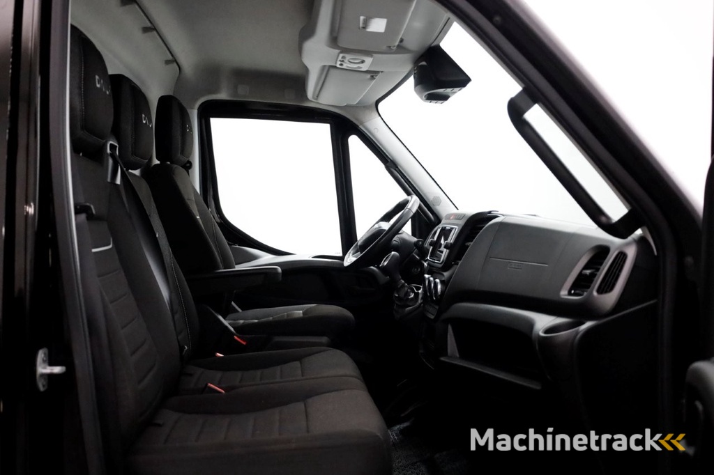 Iveco Daily 35S18 3.0 180pk L4H2 Maxi HiMatic Automaat ACC/LED/Camera/Air-Pro Luchtvering  02-2023