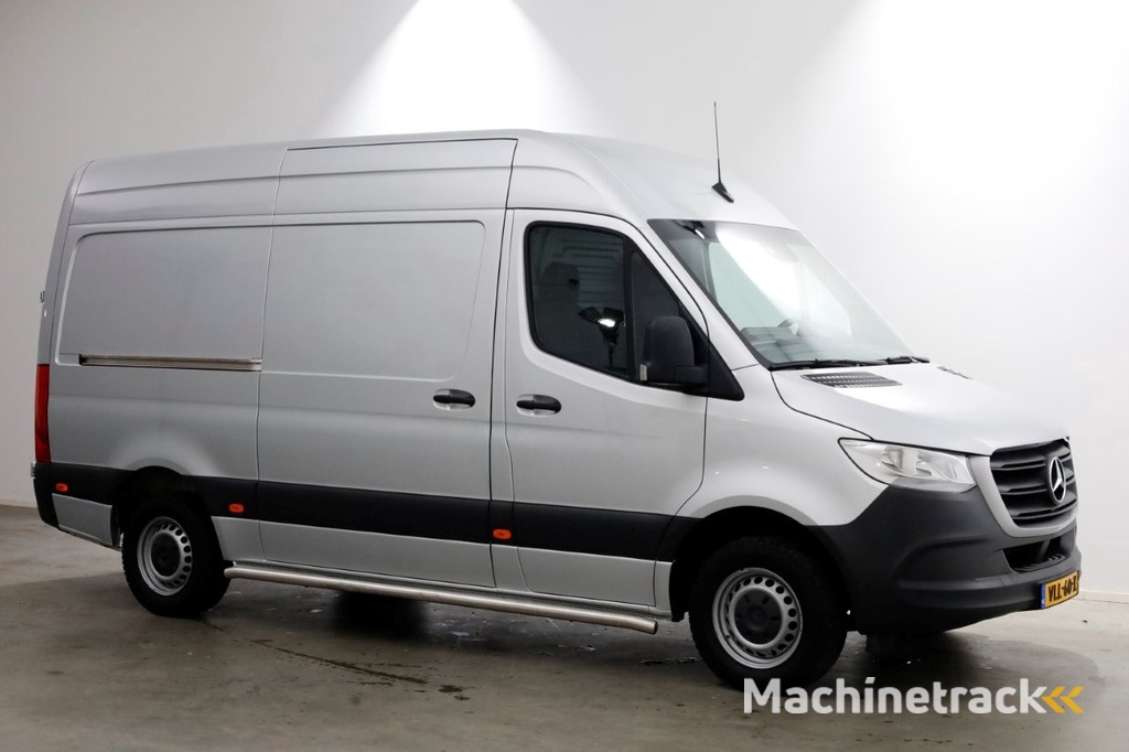 Mercedes-Benz Sprinter 311 CDI 115pk RWD L2H2 7G Automaat Airco/Navi/Camera 09-2021