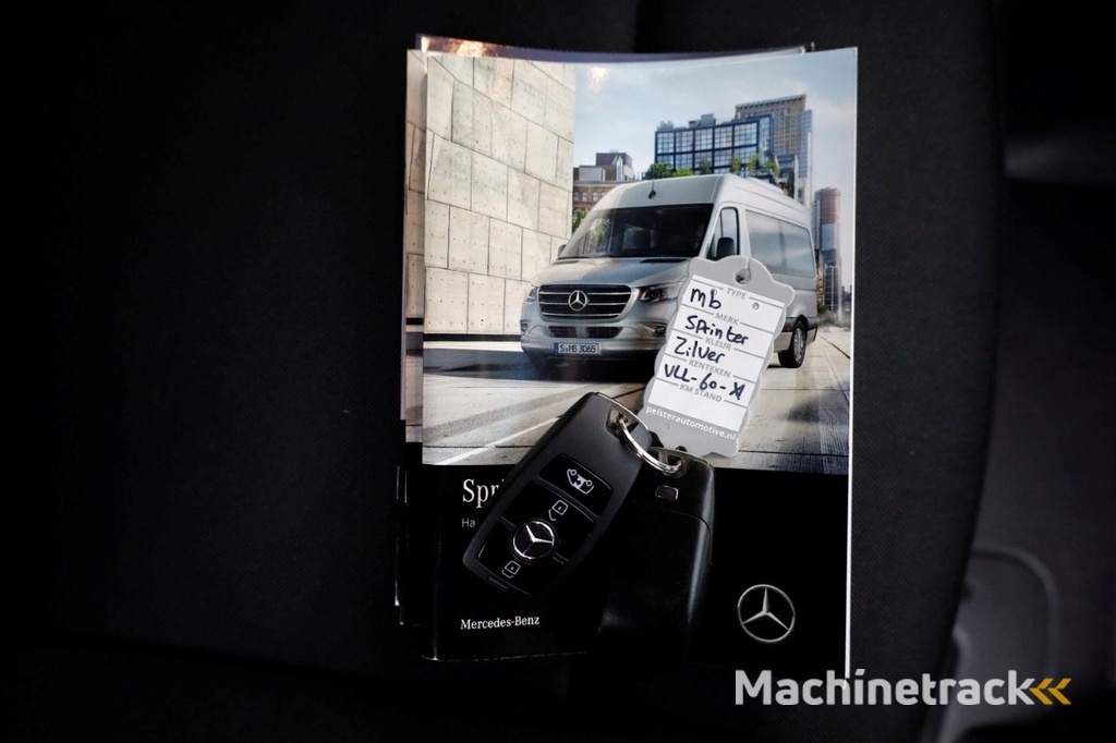 Mercedes-Benz Sprinter 311 CDI 115pk RWD L2H2 7G Automaat Airco/Navi/Camera 09-2021