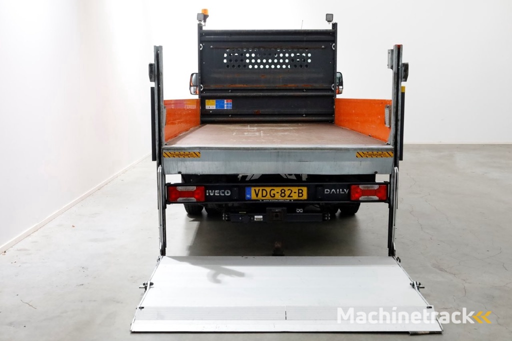 Iveco Daily 35C14 136pk Open Laadbak met laadklep en trekhaak 3500kg 10-2019