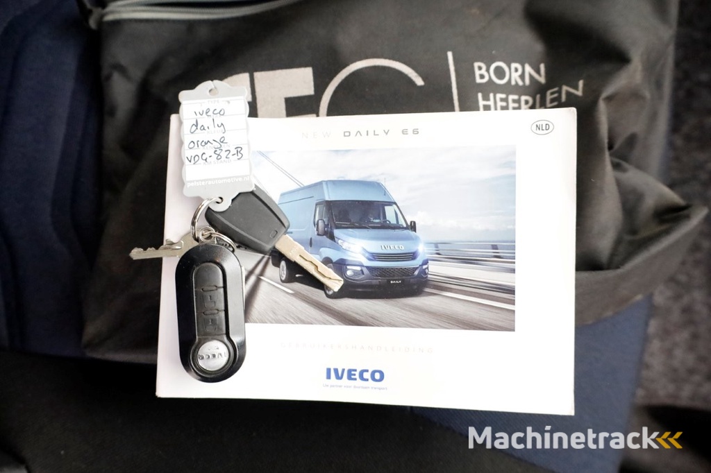 Iveco Daily 35C14 136pk Open Laadbak met laadklep en trekhaak 3500kg 10-2019