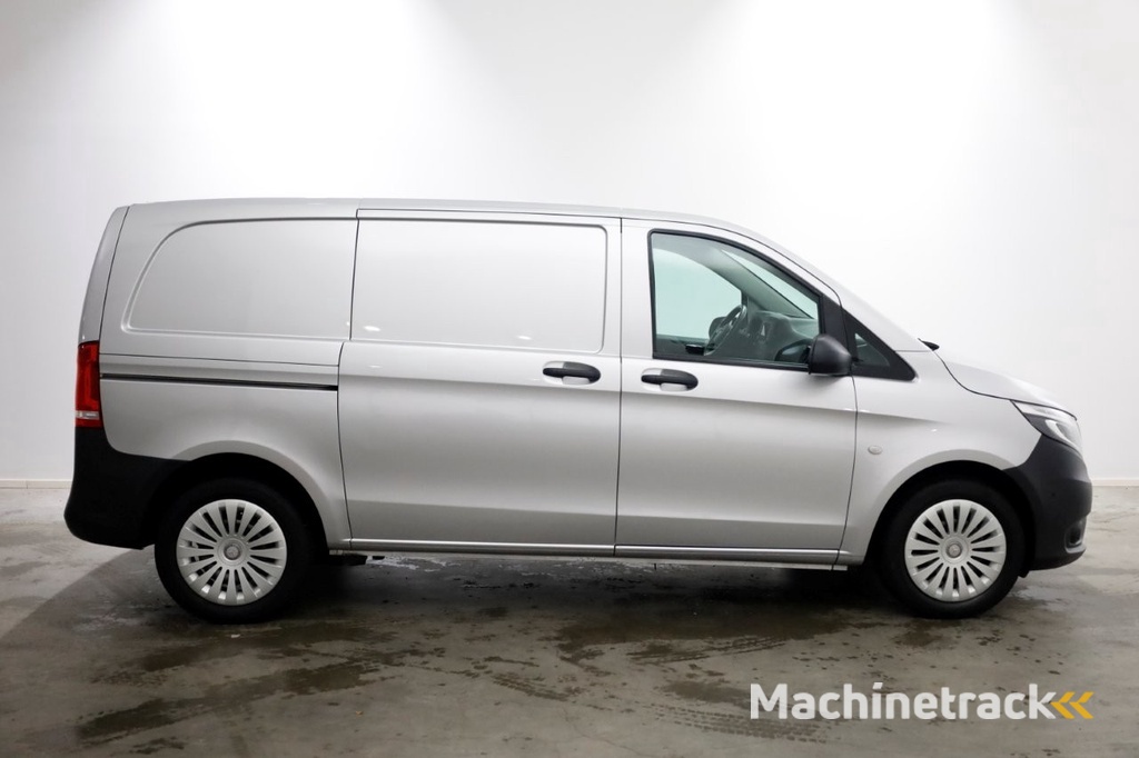 Mercedes-Benz Vito 114 CDI 136pk Compact 9G Automaat 2x Schuifdeur/LED/Camera/Inrichting 05-2022