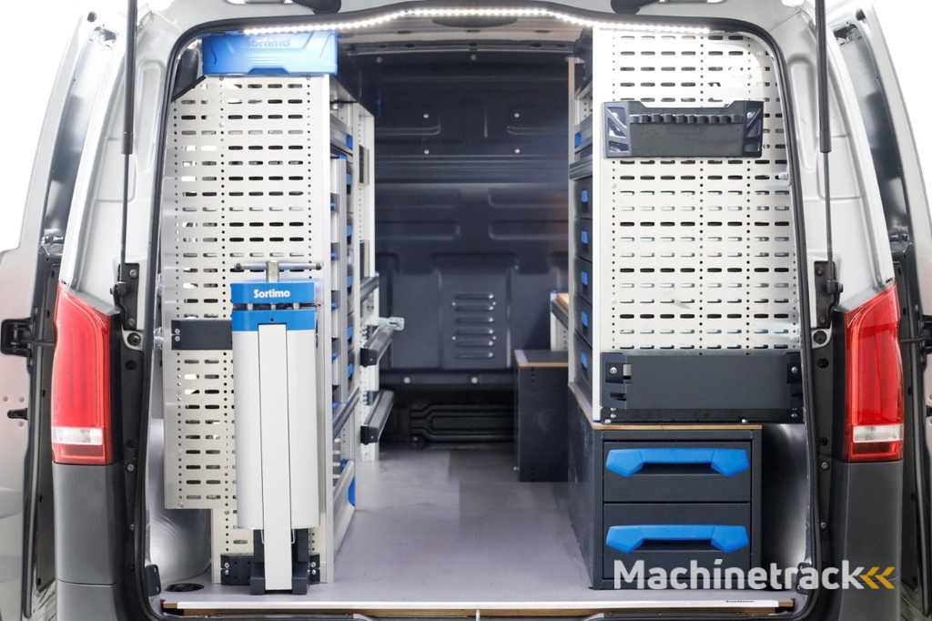 Mercedes-Benz Vito 114 CDI 136pk Compact 9G Automaat 2x Schuifdeur/LED/Camera/Inrichting 05-2022