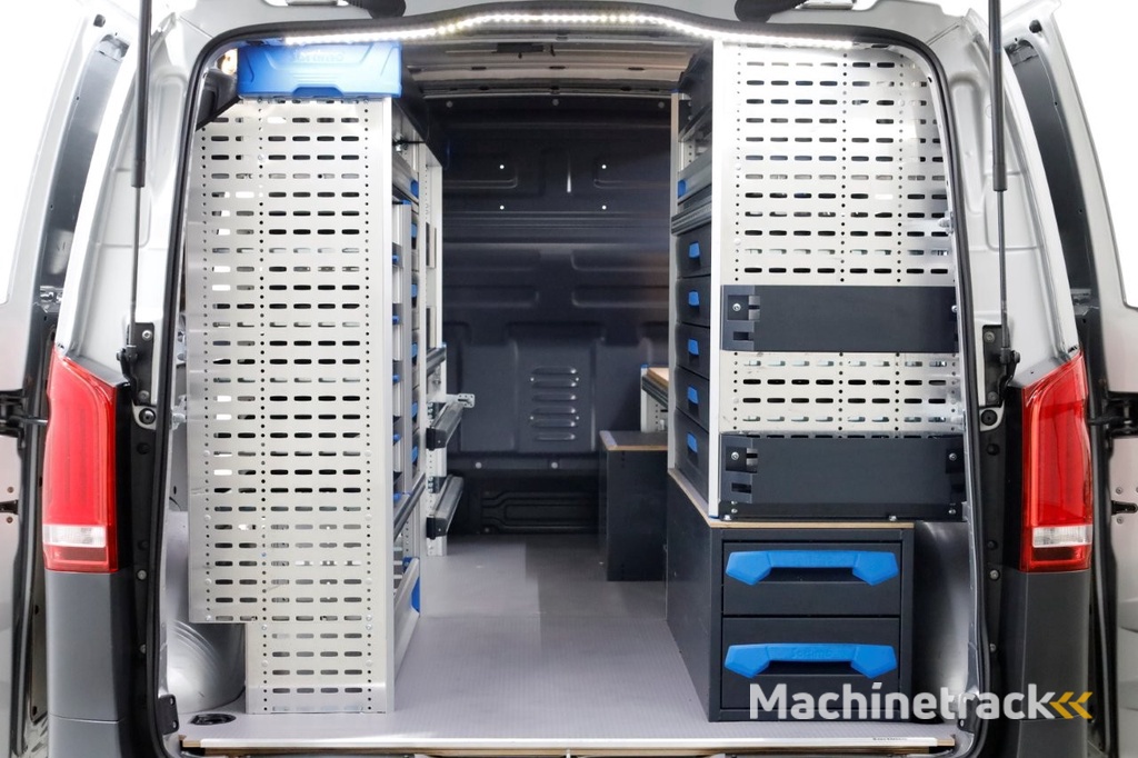 Mercedes-Benz Vito 114 CDI 136pk Compact 9G Automaat 2x Schuifdeur/LED/Camera/Inrichting 07-2022