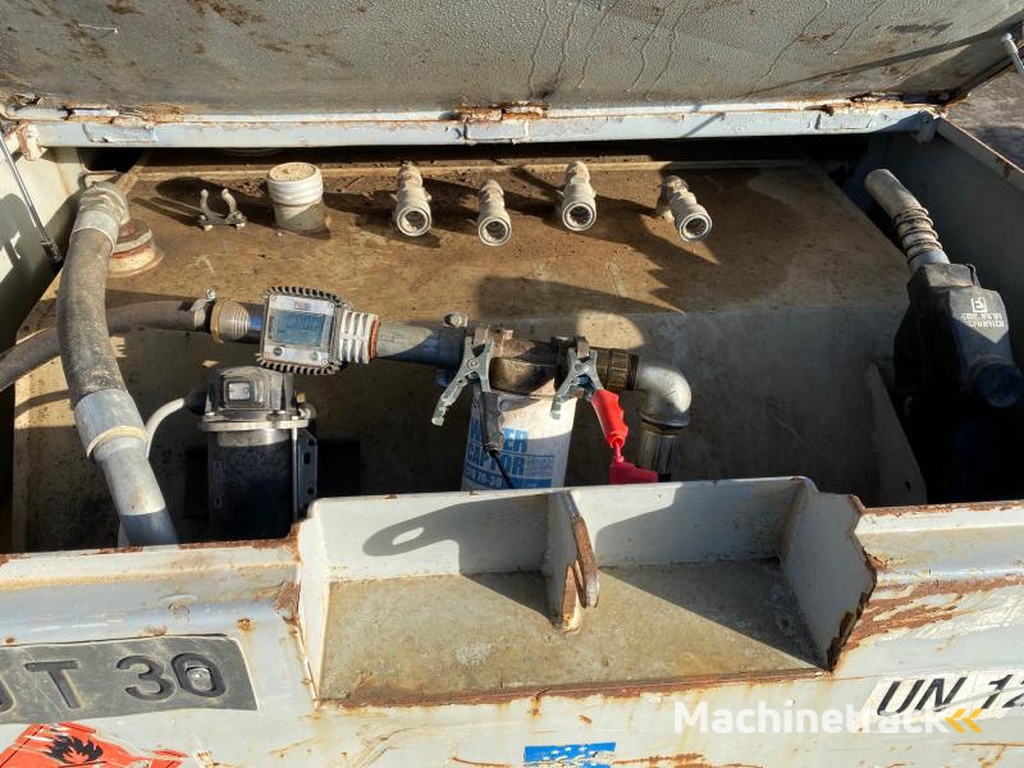 EMILIANA CUVE A CARBURANT 980 E