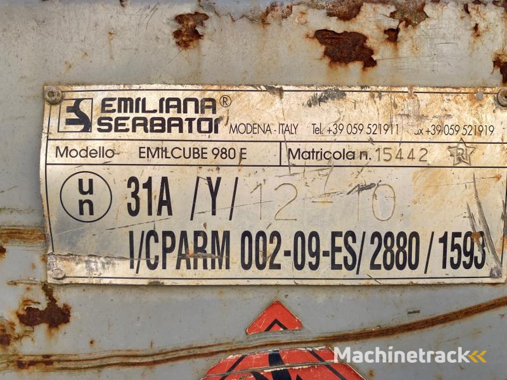 EMILIANA CUVE A CARBURANT 980 E