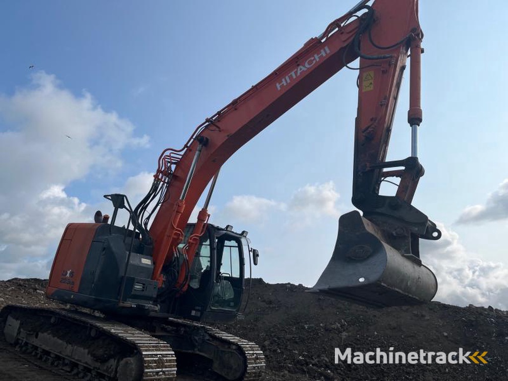 Hitachi ZX-225USLC-5B