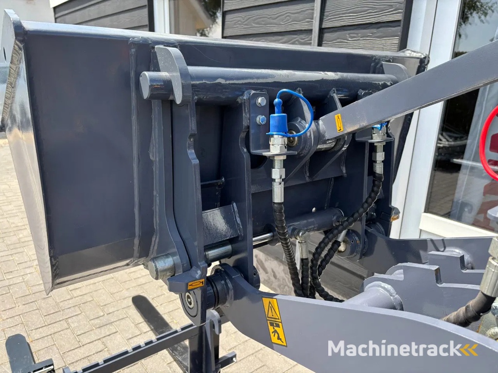 Eurotrac W10 minishovel, gloednieuw, zeer compleet tegen scherpe prijs, Kubota gazonbanden