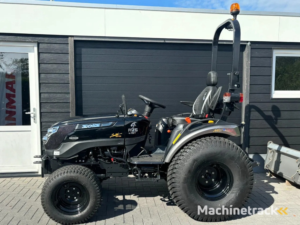 Solis 26 pk hydrostaat Black Edition compacttractor minitractor mini compact tractor trekker