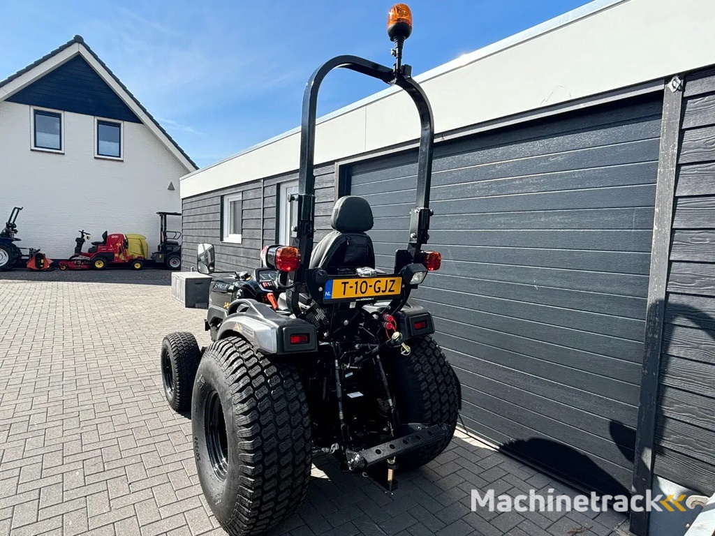 Solis 26 pk hydrostaat Black Edition compacttractor minitractor mini compact tractor trekker