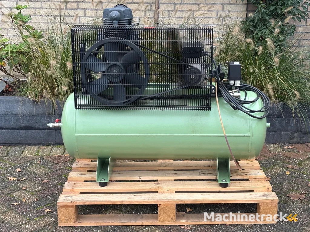 Creemers Compressor gebruikte csg350 / 150l luchtcompressor 230v 150l
