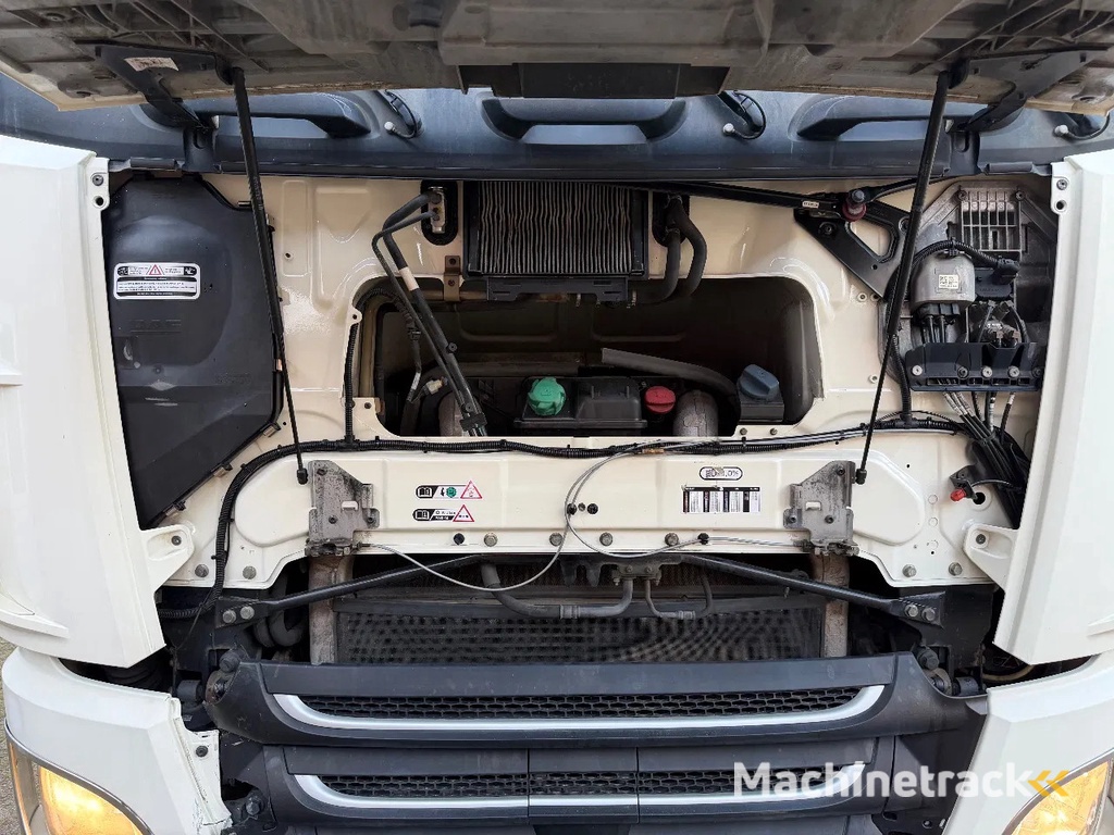 DAF XF 106.460 / Super SpaceCab / Euro6 / 4x2 / 2x Dieseltanks