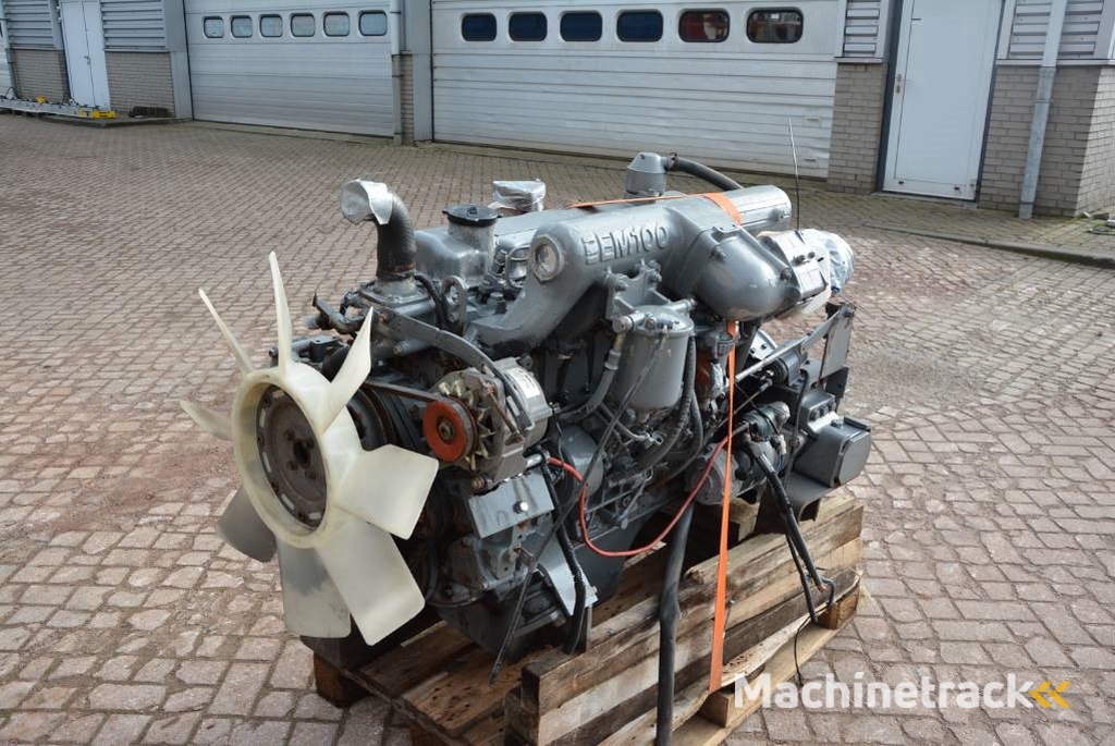 Hino EM100   engine complete