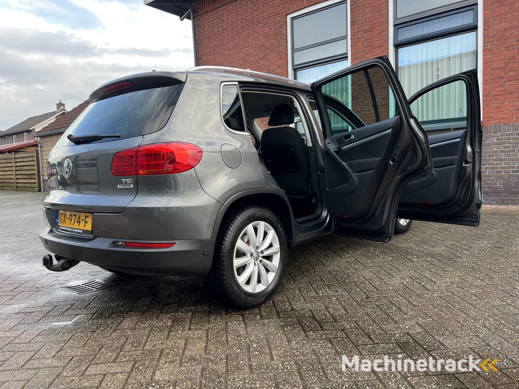 Volkswagen Tiguan 1.4 TSI Sport&Style | NAVIGATIE | TREKHAAK | NETTE AUTO |