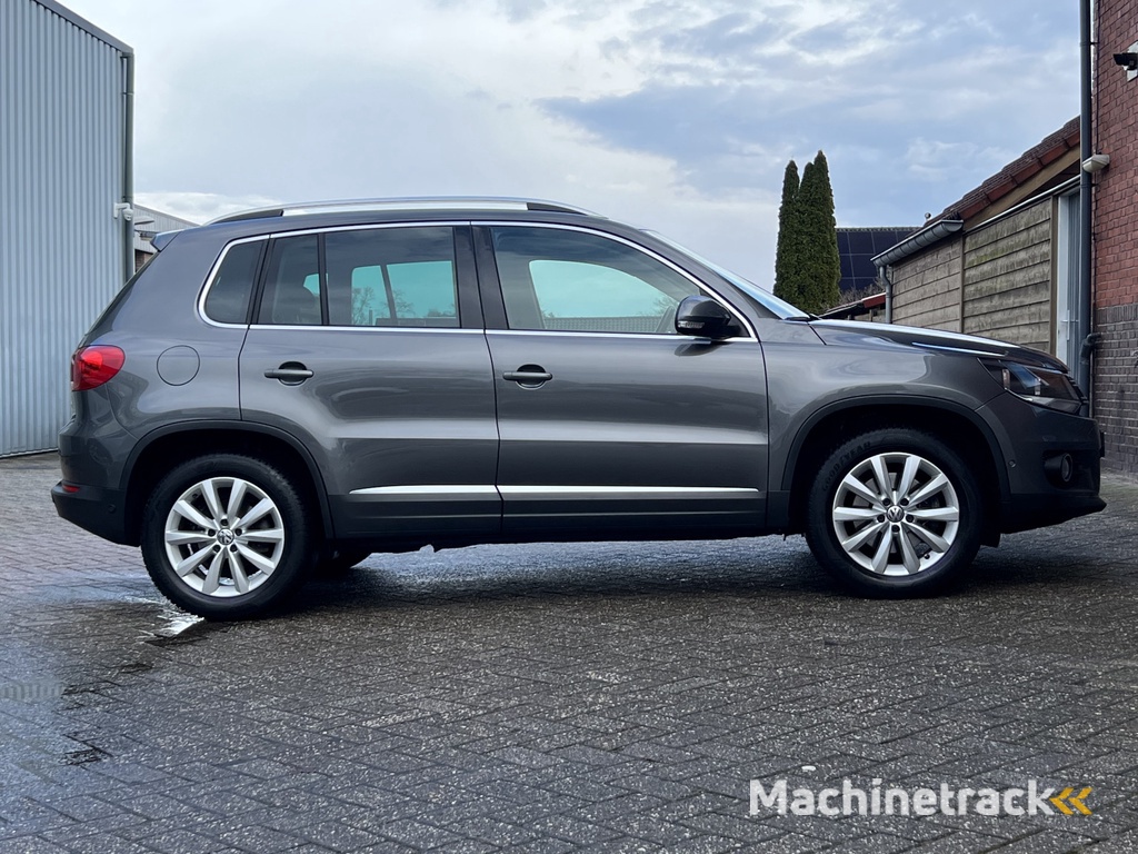 Volkswagen Tiguan 1.4 TSI Sport&Style | NAVIGATIE | TREKHAAK | NETTE AUTO |