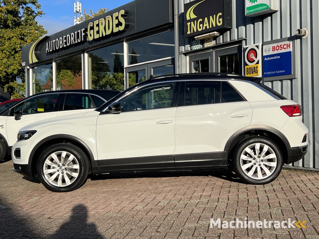 Volkswagen T-Roc 1.0 TSI Style | PANORAMADAK | ACHTERUITCAMERA | NAVIGATIE |