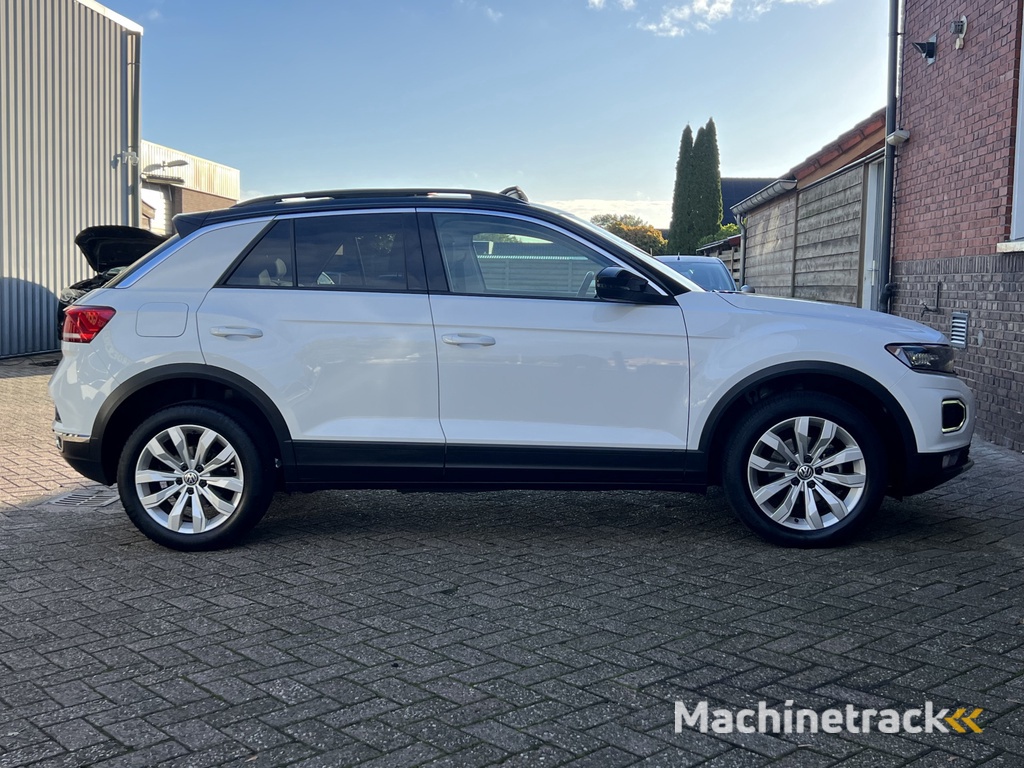 Volkswagen T-Roc 1.0 TSI Style | PANORAMADAK | ACHTERUITCAMERA | NAVIGATIE |