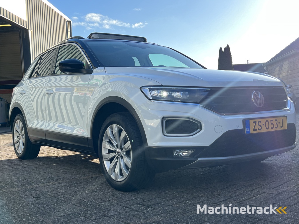 Volkswagen T-Roc 1.0 TSI Style | PANORAMADAK | ACHTERUITCAMERA | NAVIGATIE |