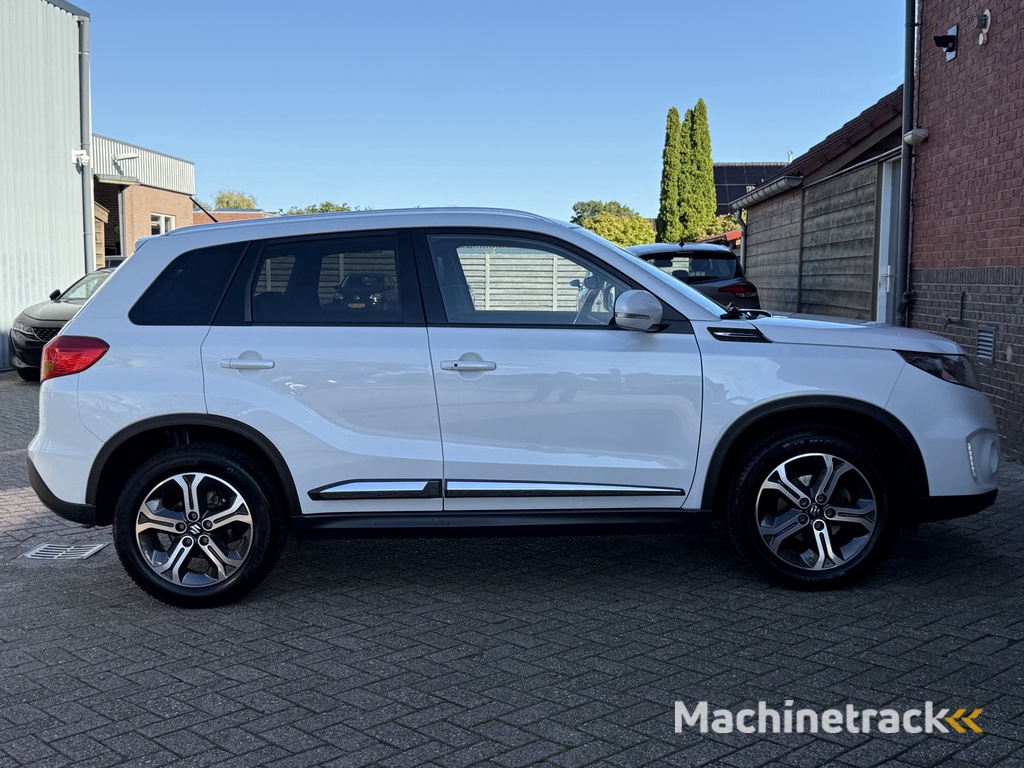 Suzuki Vitara 1.6 High Executive | PANO | TREKHAAK | CAMERA | NAVI | SUPERSTAAT |