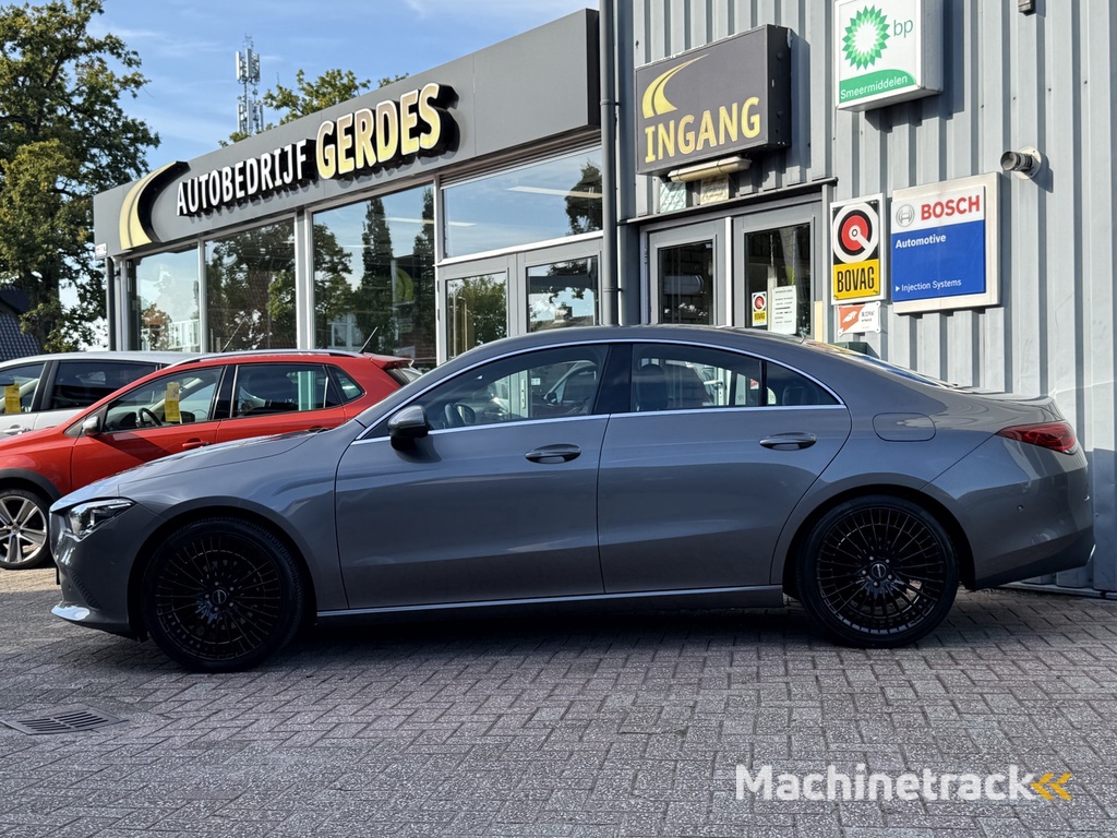 Mercedes-Benz CLA-klasse 180 Premium Plus. | AUTOMAAT | FULL LED | NAVI | PDC |