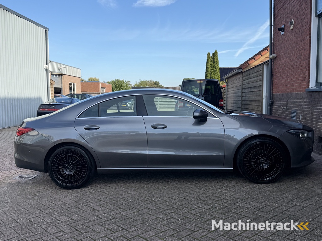 Mercedes-Benz CLA-klasse 180 Premium Plus. | AUTOMAAT | FULL LED | NAVI | PDC |