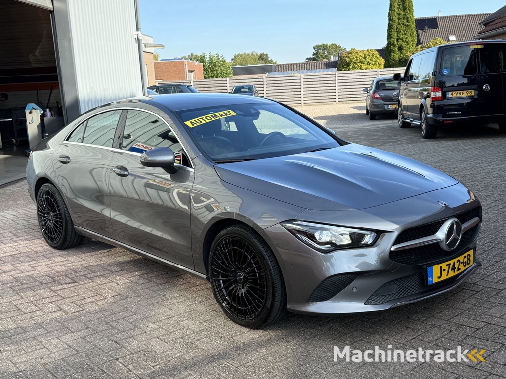 Mercedes-Benz CLA-klasse 180 Premium Plus. | AUTOMAAT | FULL LED | NAVI | PDC |