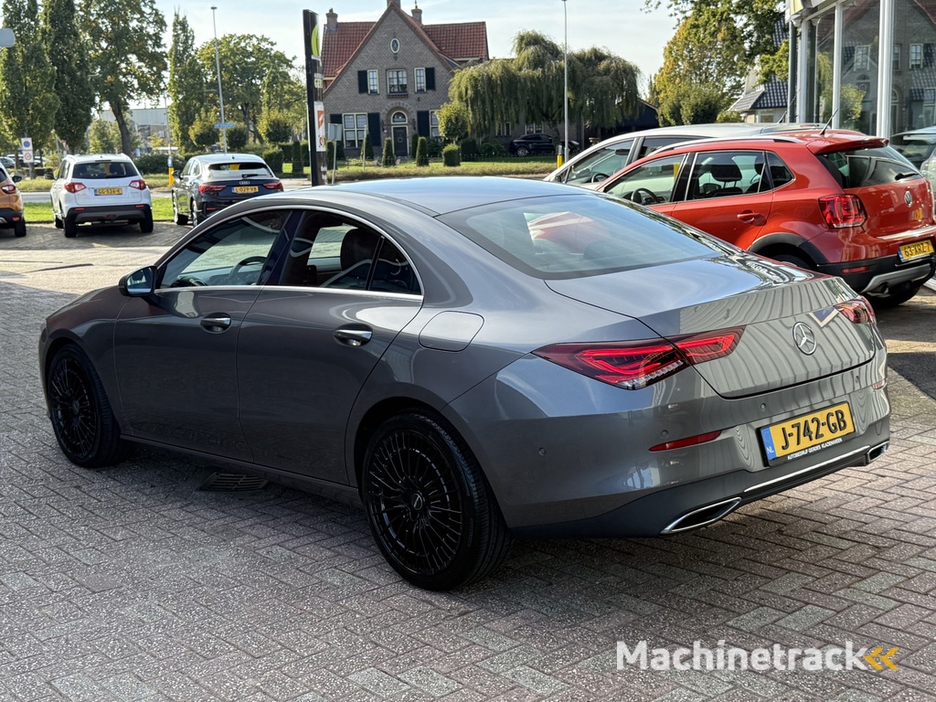 Mercedes-Benz CLA-klasse 180 Premium Plus. | AUTOMAAT | FULL LED | NAVI | PDC |