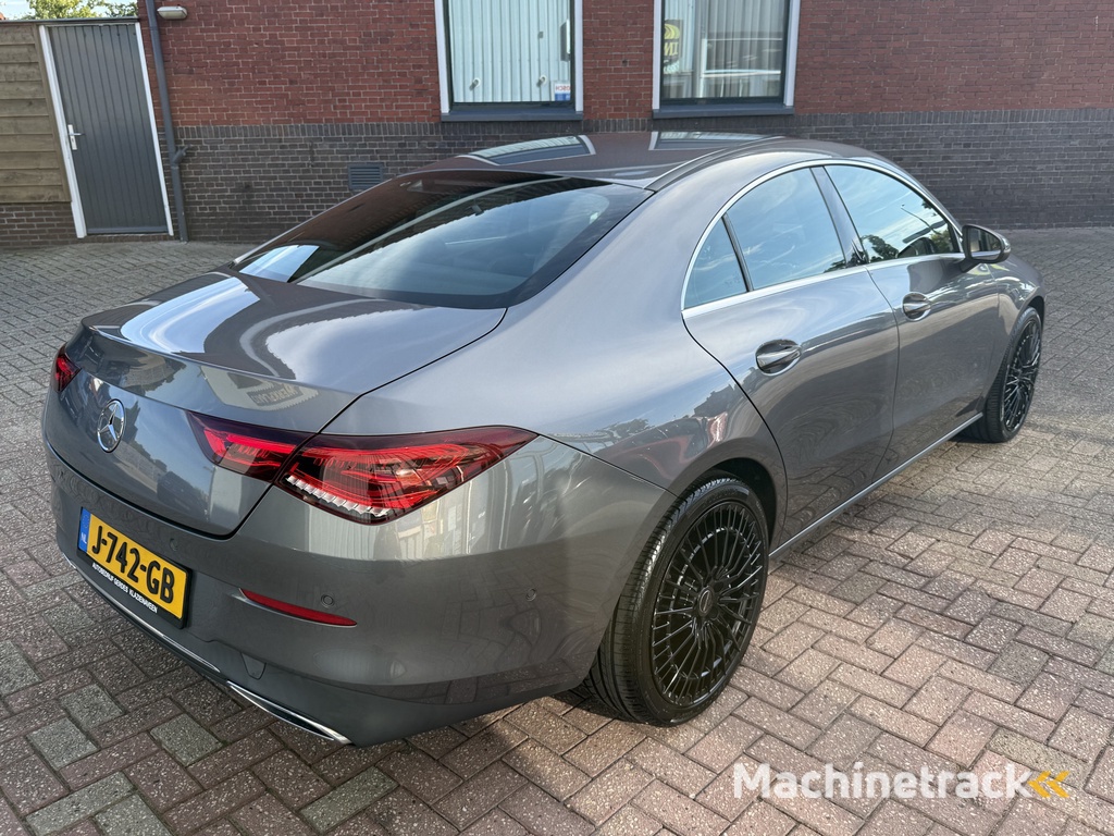 Mercedes-Benz CLA-klasse 180 Premium Plus. | AUTOMAAT | FULL LED | NAVI | PDC |