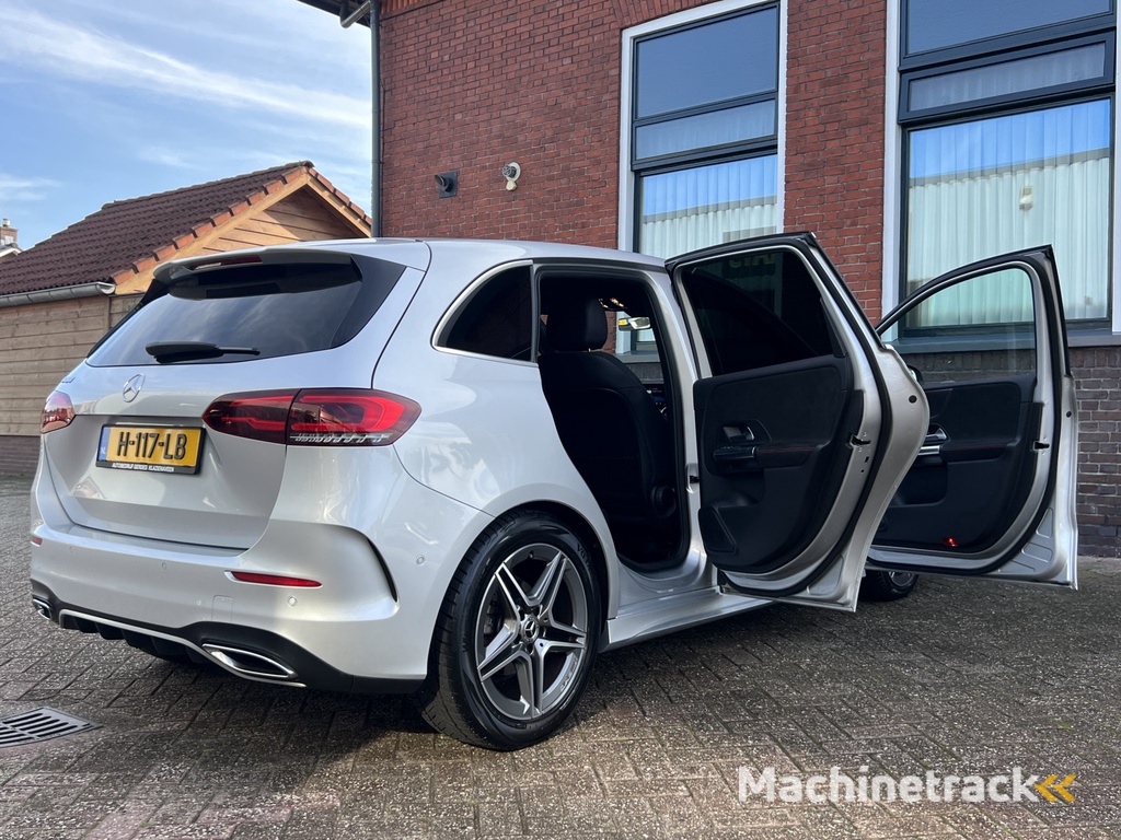 Mercedes-Benz B-klasse 180 Business Solution AMG. | NW STAAT | FULL LED | CAMERA | ELEKT KOFFER |