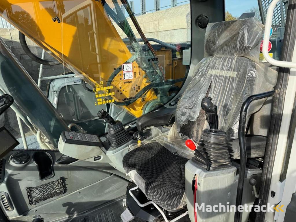 Liebherr R922 LC