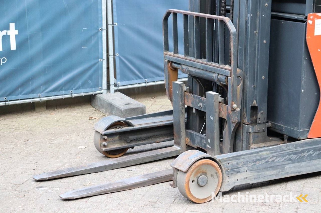 Schubmaststapler Linde R16-01 Elektro 1600kg 8,0m 2015