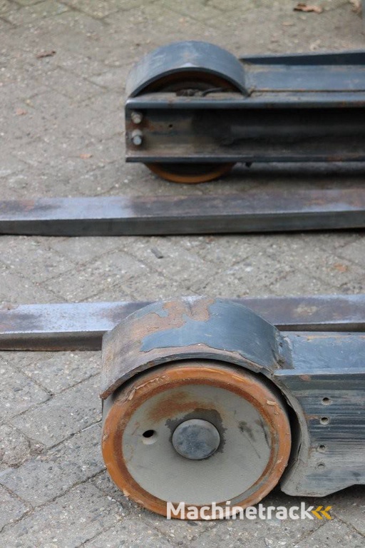 Schubmaststapler Linde R16-01 Elektro 1600kg 8,0m 2015