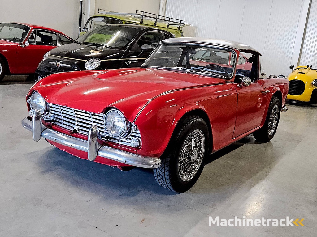 Triumph TR4 Surrey Top Benzin (Margin) 1963