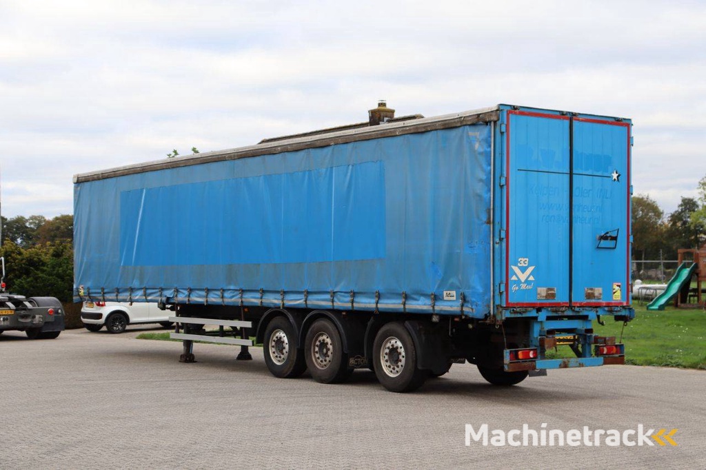 Curtainsider trailer Pacton TBD339 2001