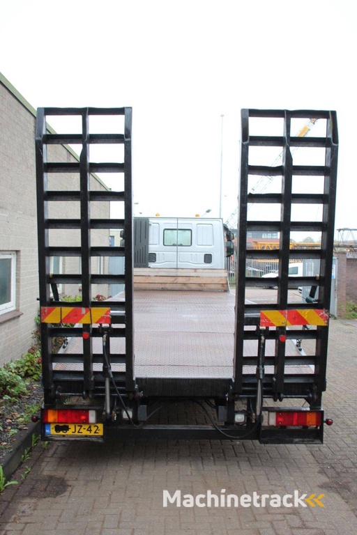 Platte laadbak Vrachtwagen Iveco 190S Diesel 228kW 2006