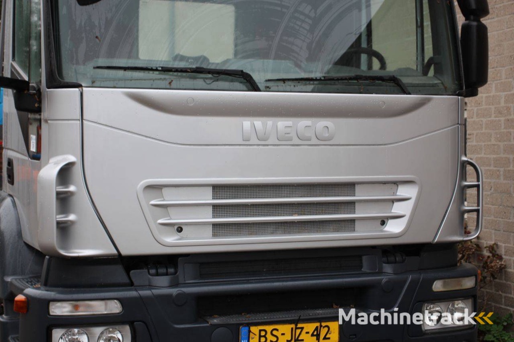 Platte laadbak Vrachtwagen Iveco 190S Diesel 228kW 2006
