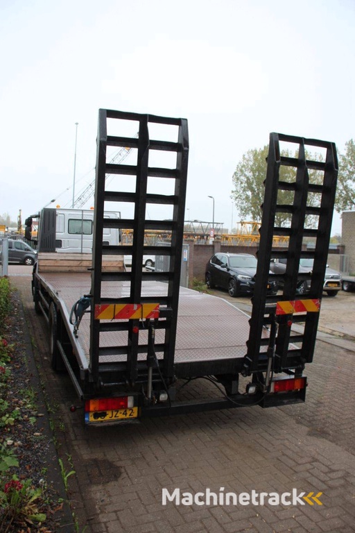 Platte laadbak Vrachtwagen Iveco 190S Diesel 228kW 2006