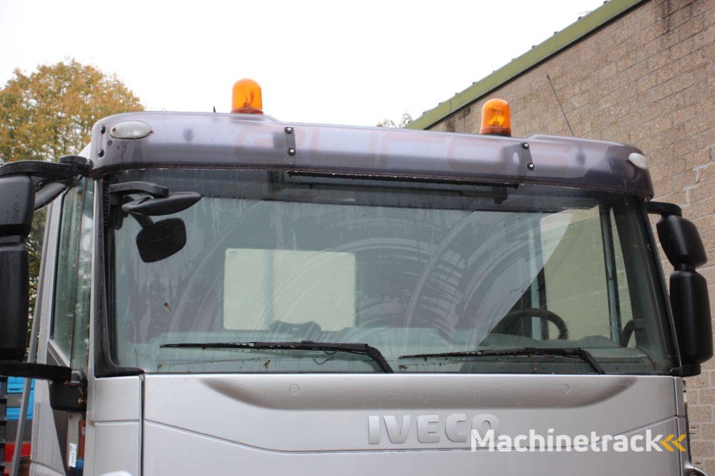 Platte laadbak Vrachtwagen Iveco 190S Diesel 228kW 2006