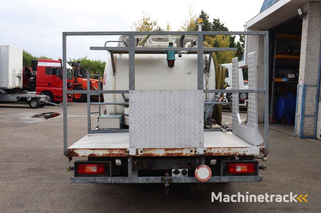 Volvo FL6 Diesel 250hp box truck