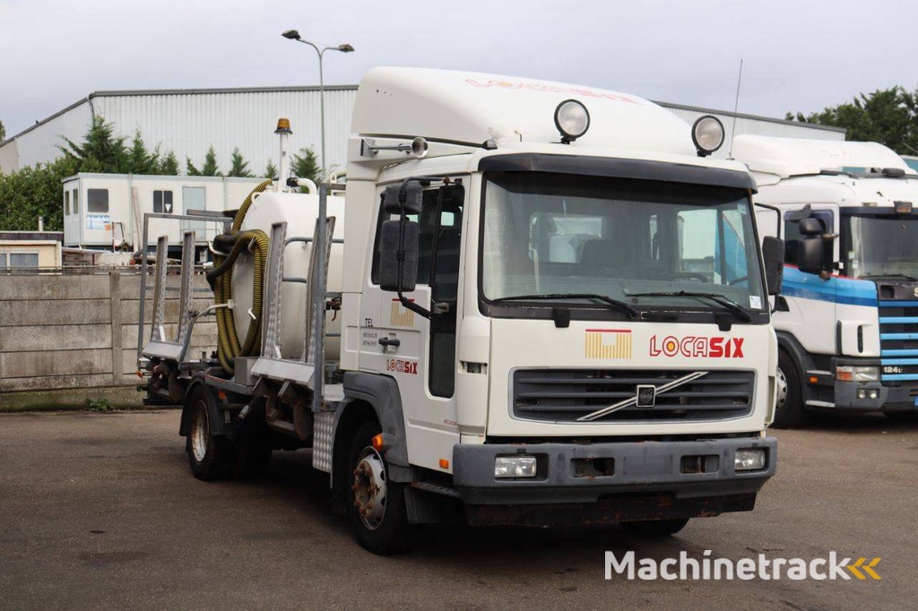 Volvo FL6 Diesel 250hp box truck