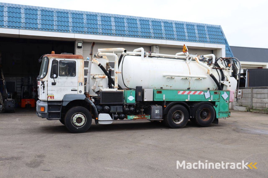 Vrachtwagen MAN 33.360 Diesel 360pk 2002