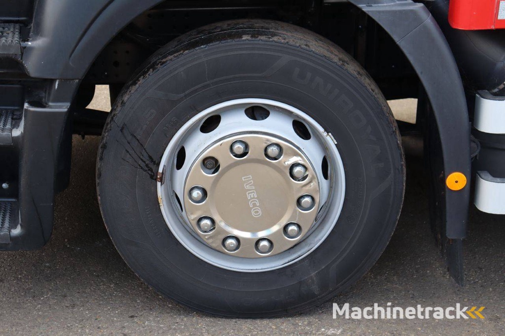 Vrachtwagen Iveco AD190S/P Diesel 311pk 2017