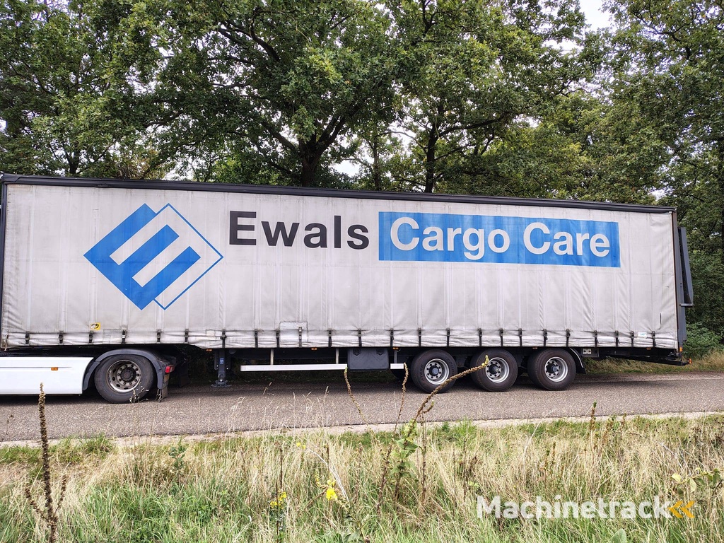 Curtainsider trailer LAG O-3-39 01 2005