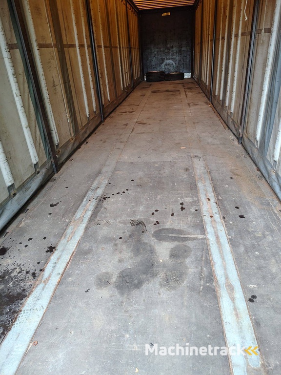 Curtainsider trailer LAG O-3-39 01 2005